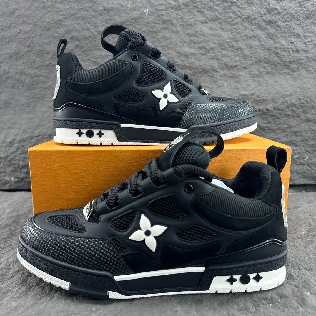 LOUIS VUITTON SKATE TRAINERS close-up detail 2