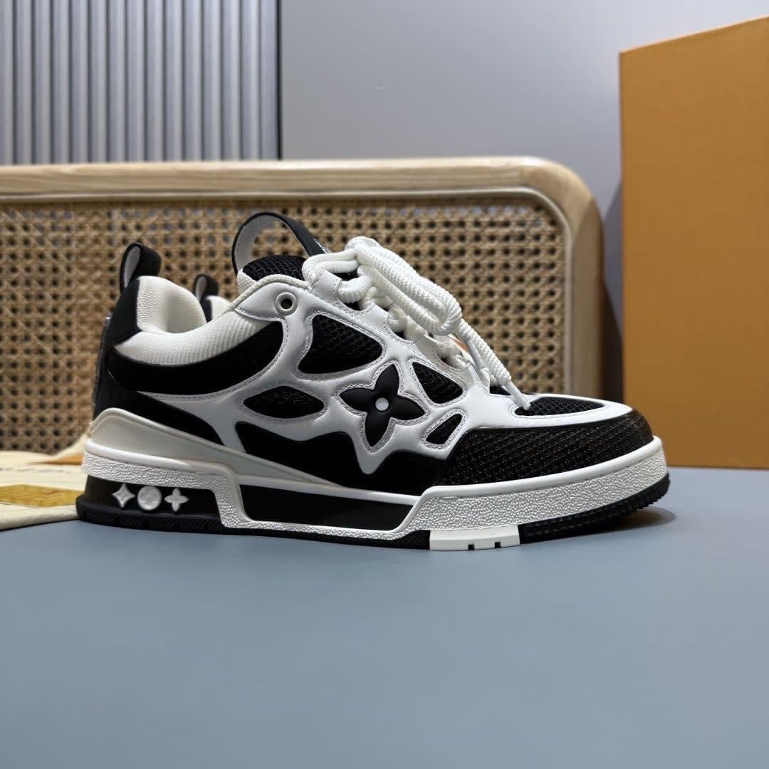 LOUIS VUITTON SKATE TRAINERS close-up detail 3