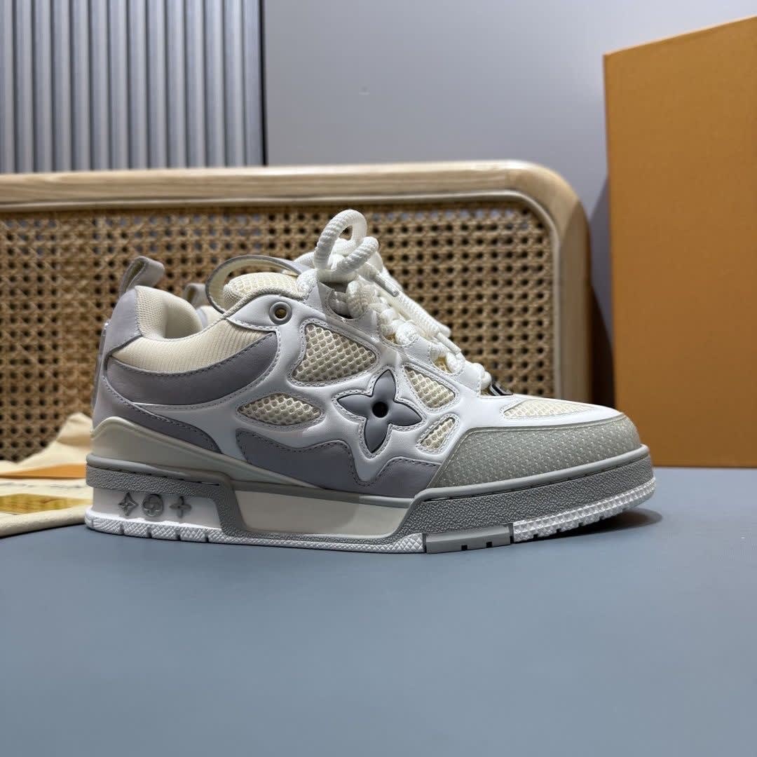LOUIS VUITTON SKATE TRAINERS close-up detail 5