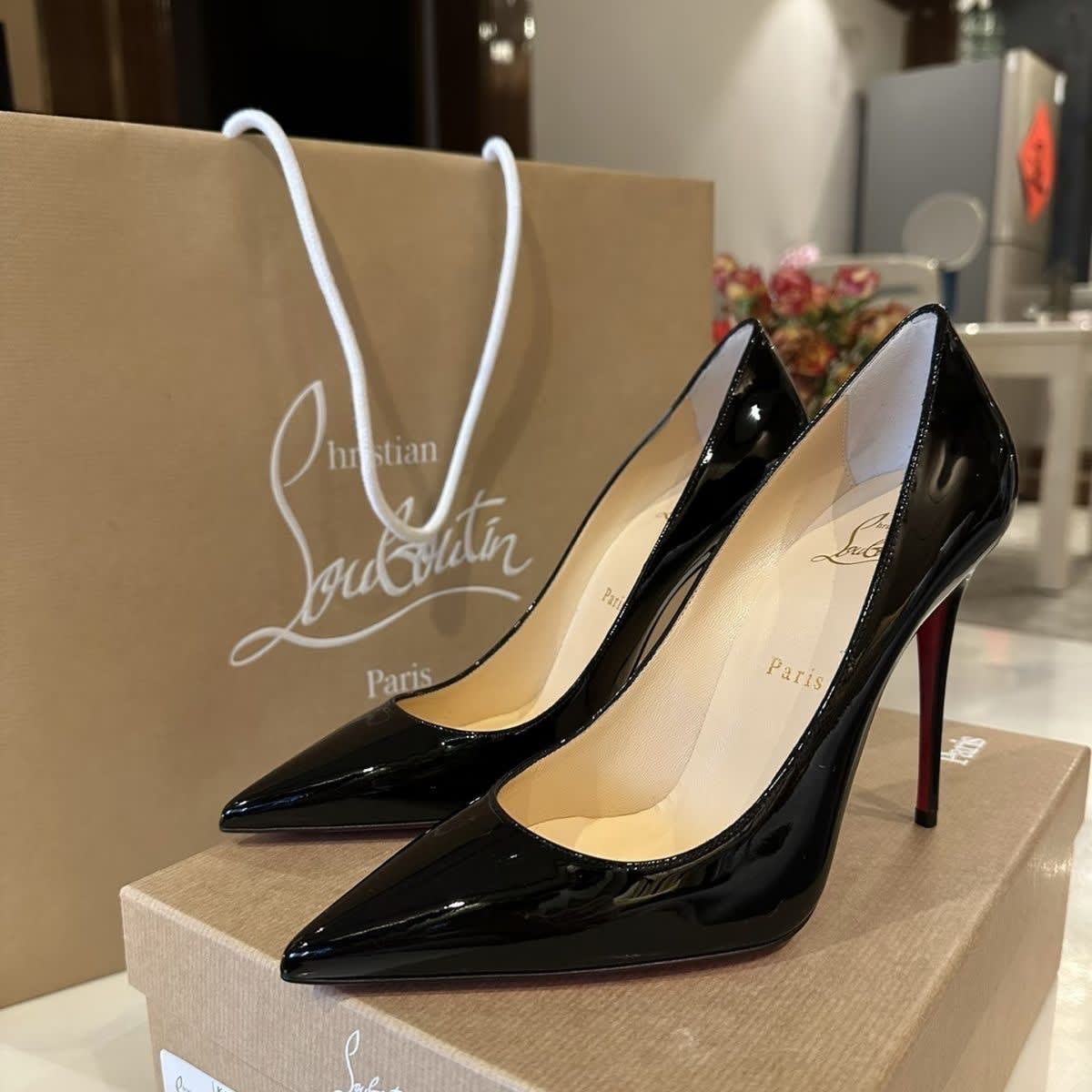 CHRISTIAN LOUBOUTIN HEELS close-up detail 1